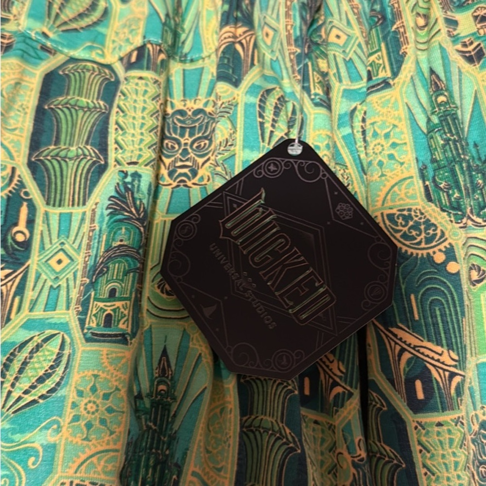 Wicked Green Patterned Button-Up Shirt - Picture 5 of 5